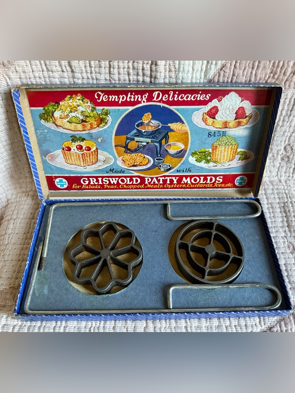 VINTAGE GRISWOLD PATTY MOLDS 2 CAST IRON MOLDS